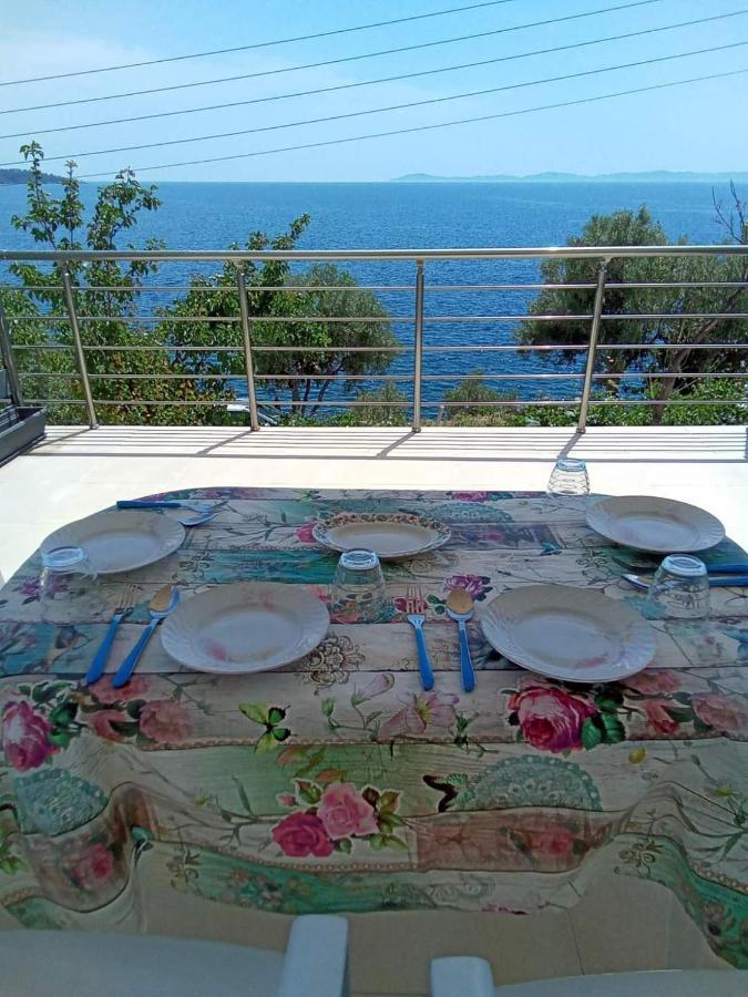 Ζωη Στο Κυμα- Life On The Wave Vila Néos Marmarás Exterior foto